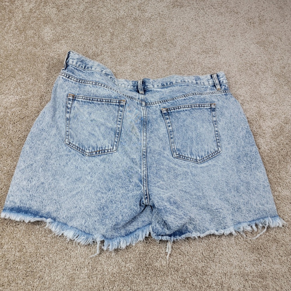 New Fashion Nova Women Light Wash Denim Shorts Sz 16 Plus Distressed Button Fly - Picture 4 of 7